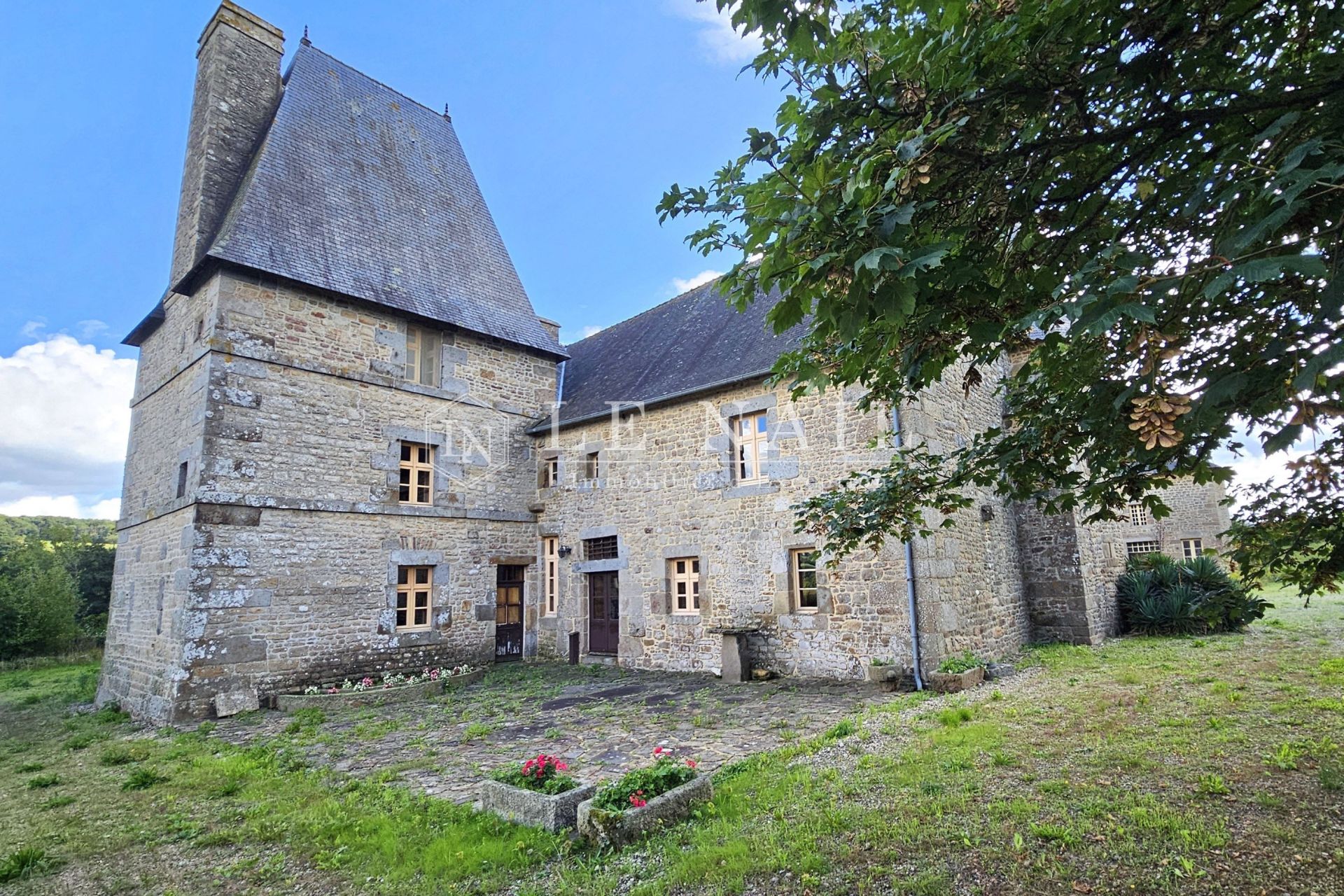 manoir 10 pièces en vente à AVRANCHES (50300)