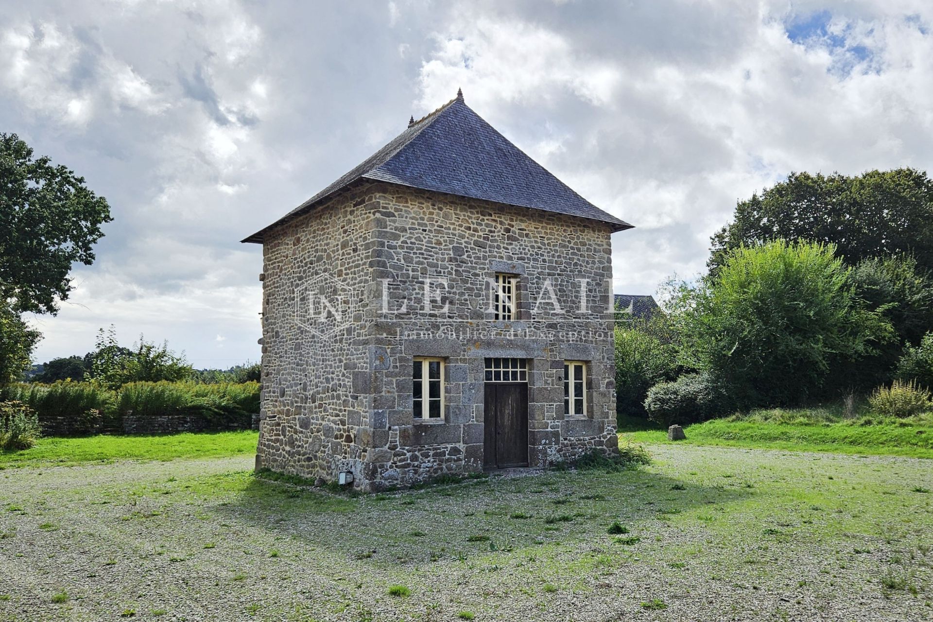 manoir 10 pièces en vente à AVRANCHES (50300)