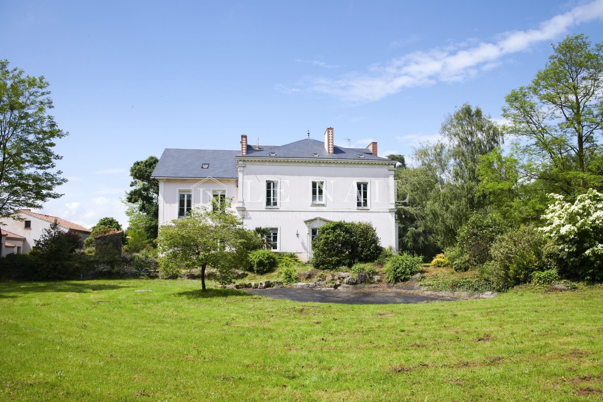 maison de maître 10 pièces en vente à DIVATTE SUR LOIRE (44450)