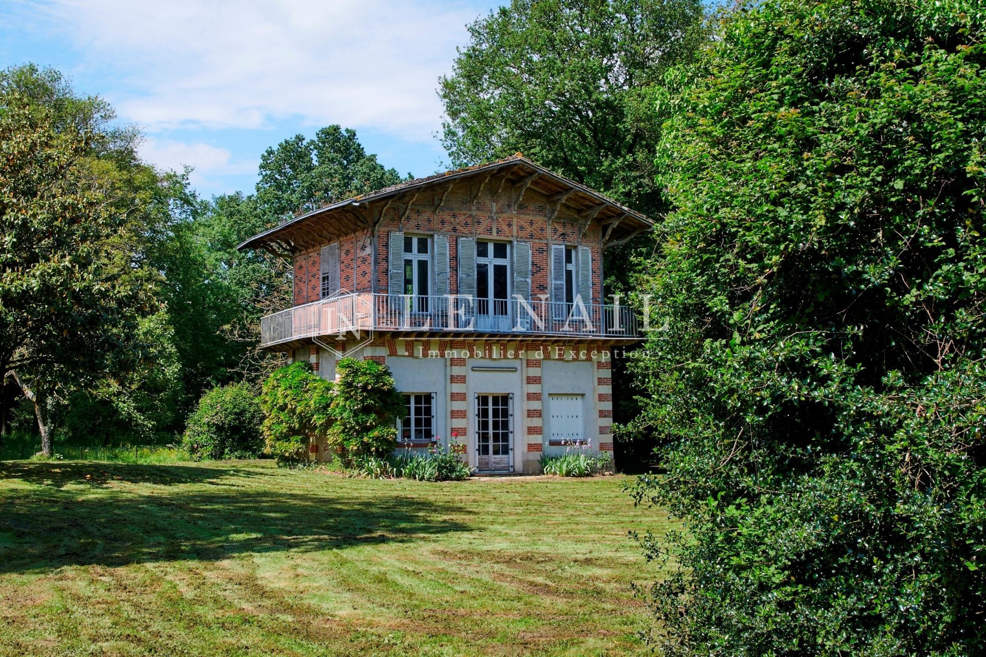 maison de maître 10 pièces en vente à DIVATTE SUR LOIRE (44450)