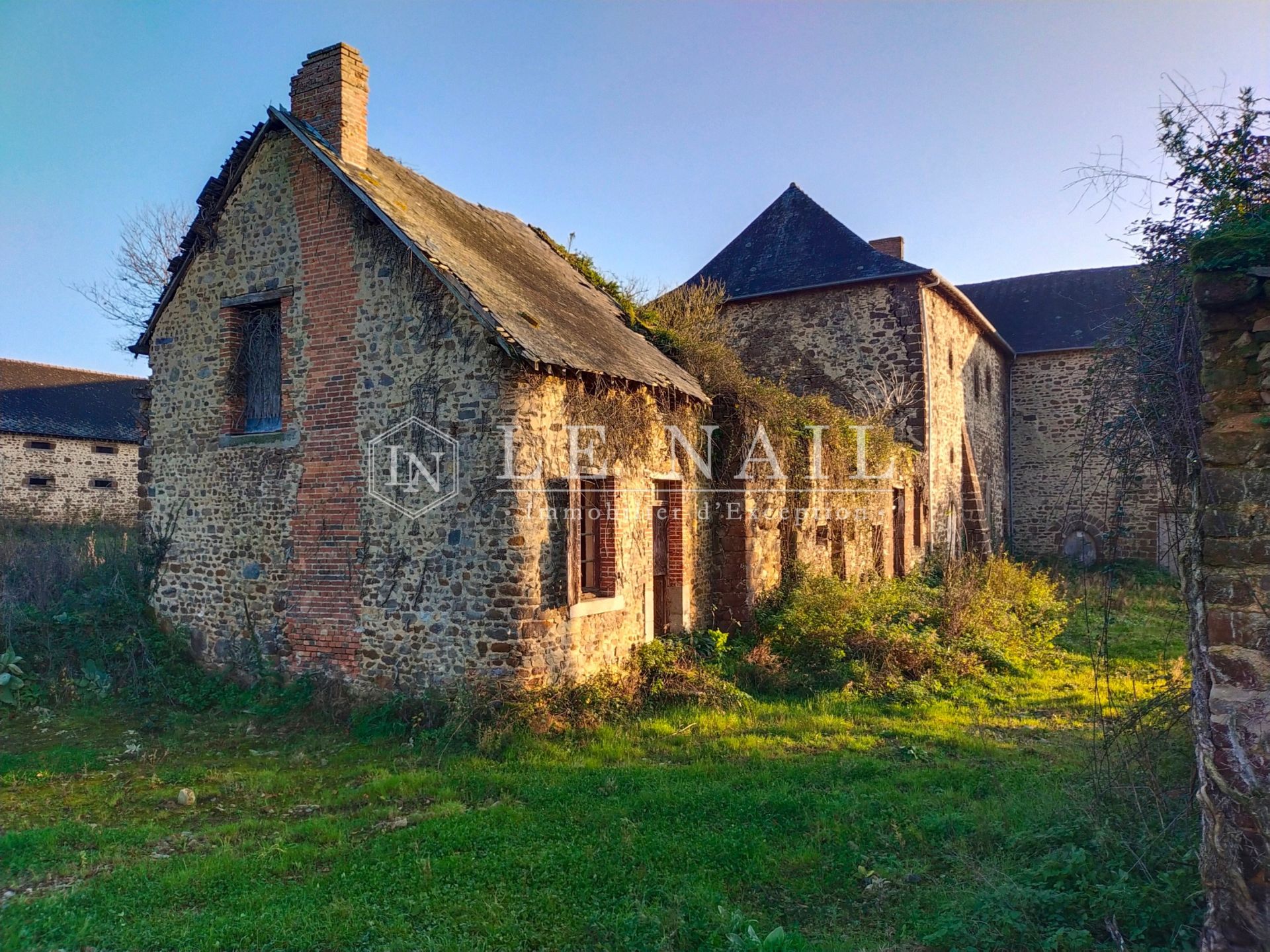 maison 10 pièces en vente à CRAON (53400)