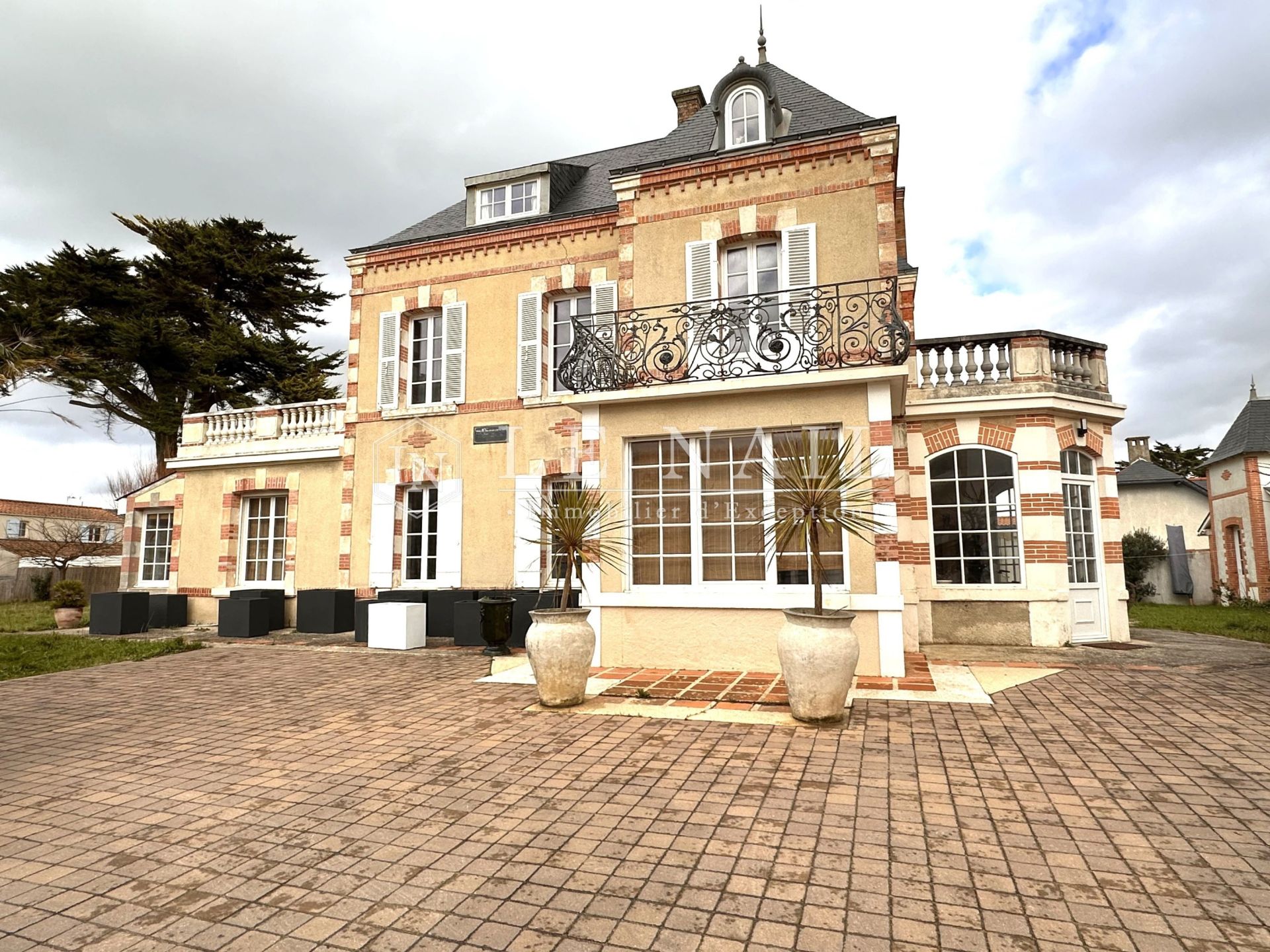 villa 13 rooms for sale on ST JEAN DE MONTS (85160)