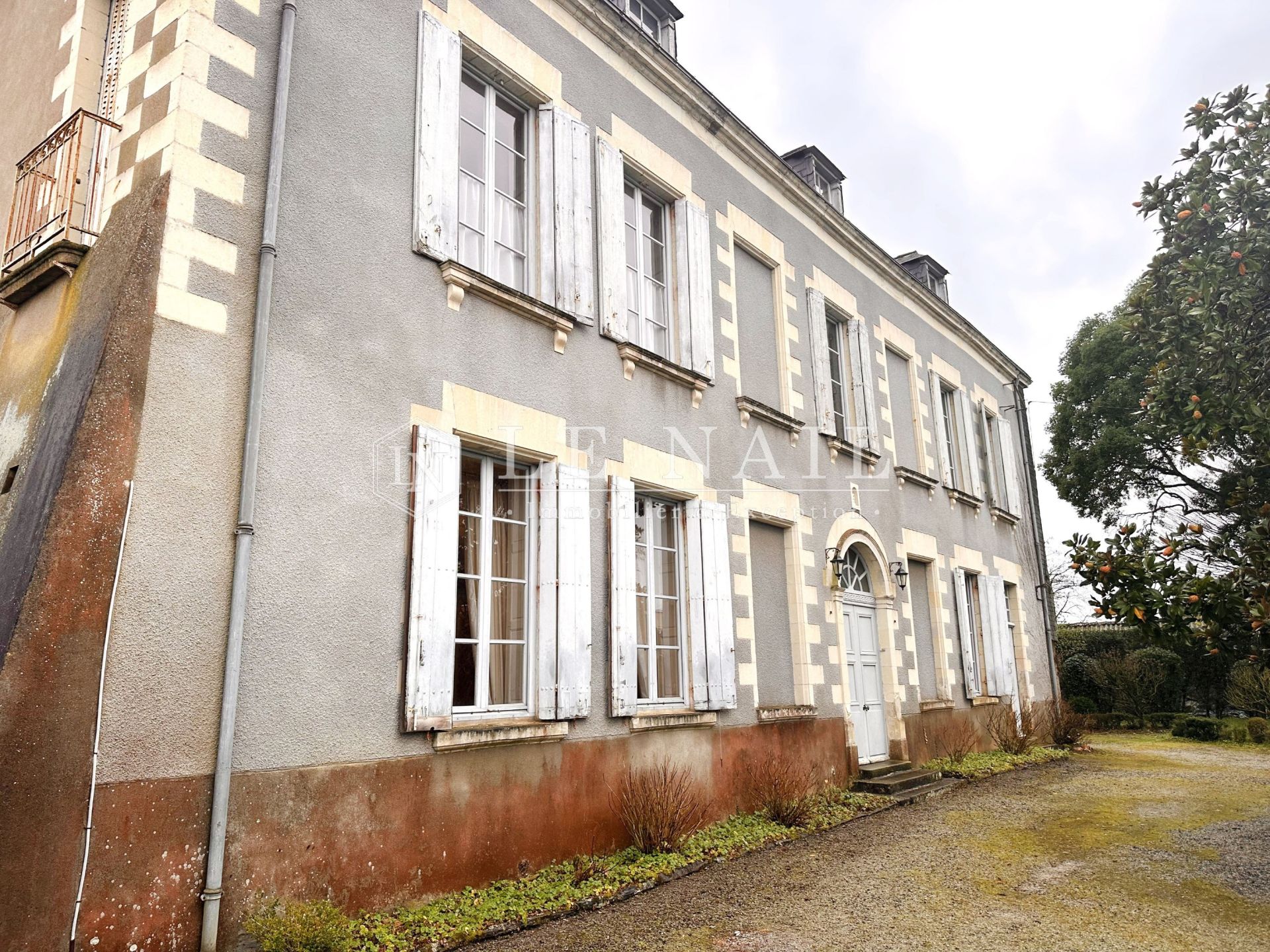 house 11 rooms for sale on LA CHAPELLE HEULIN (44330)