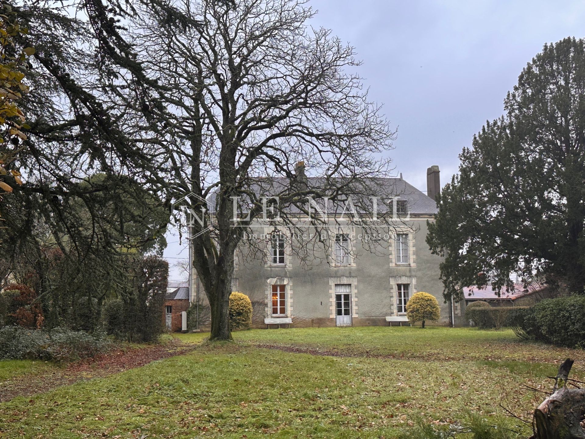 house 11 rooms for sale on LA CHAPELLE HEULIN (44330)