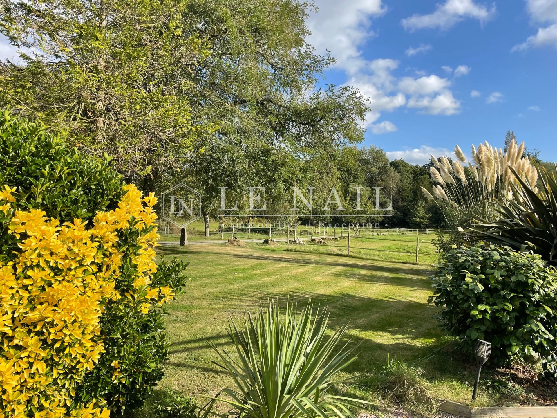 equestrian property 13 rooms for sale on GUINGAMP (22200)