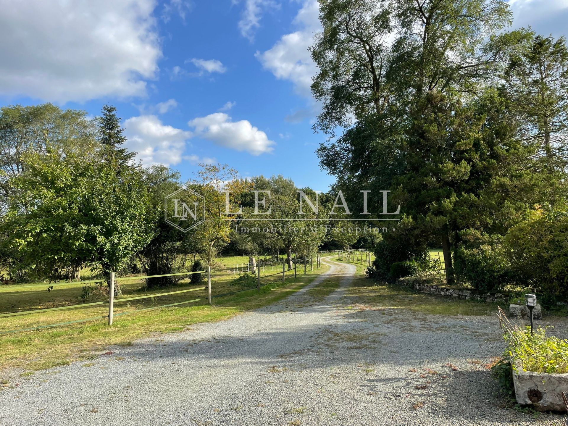 equestrian property 13 rooms for sale on GUINGAMP (22200)
