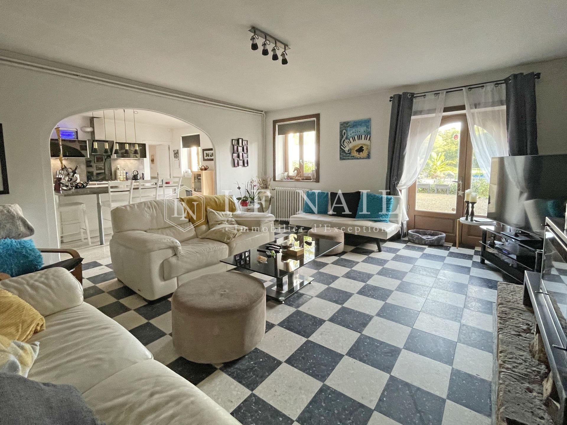equestrian property 13 rooms for sale on GUINGAMP (22200)