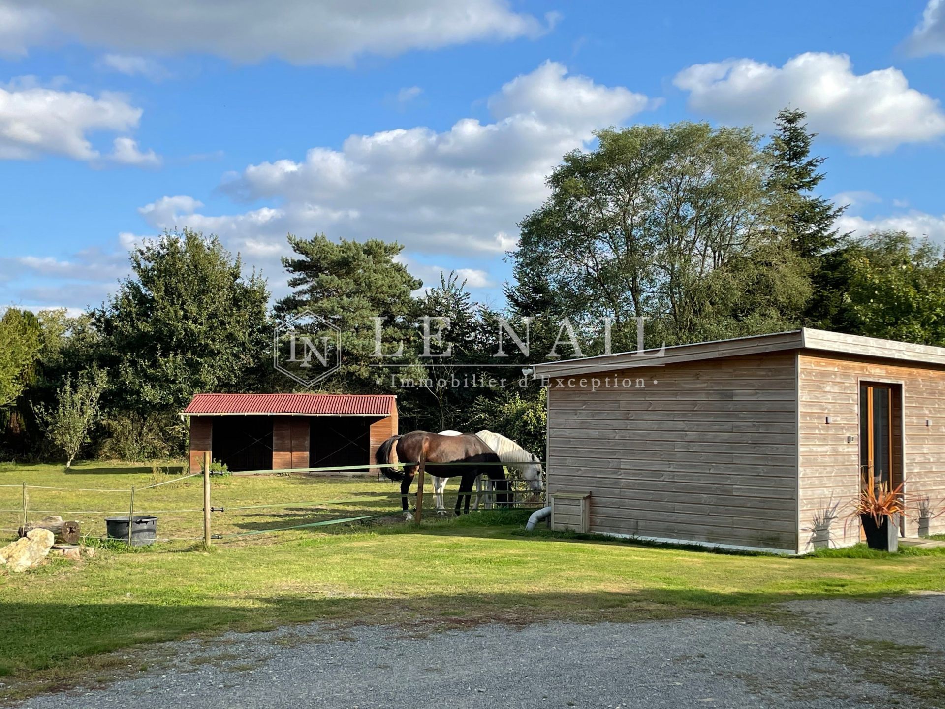 equestrian property 13 rooms for sale on GUINGAMP (22200)