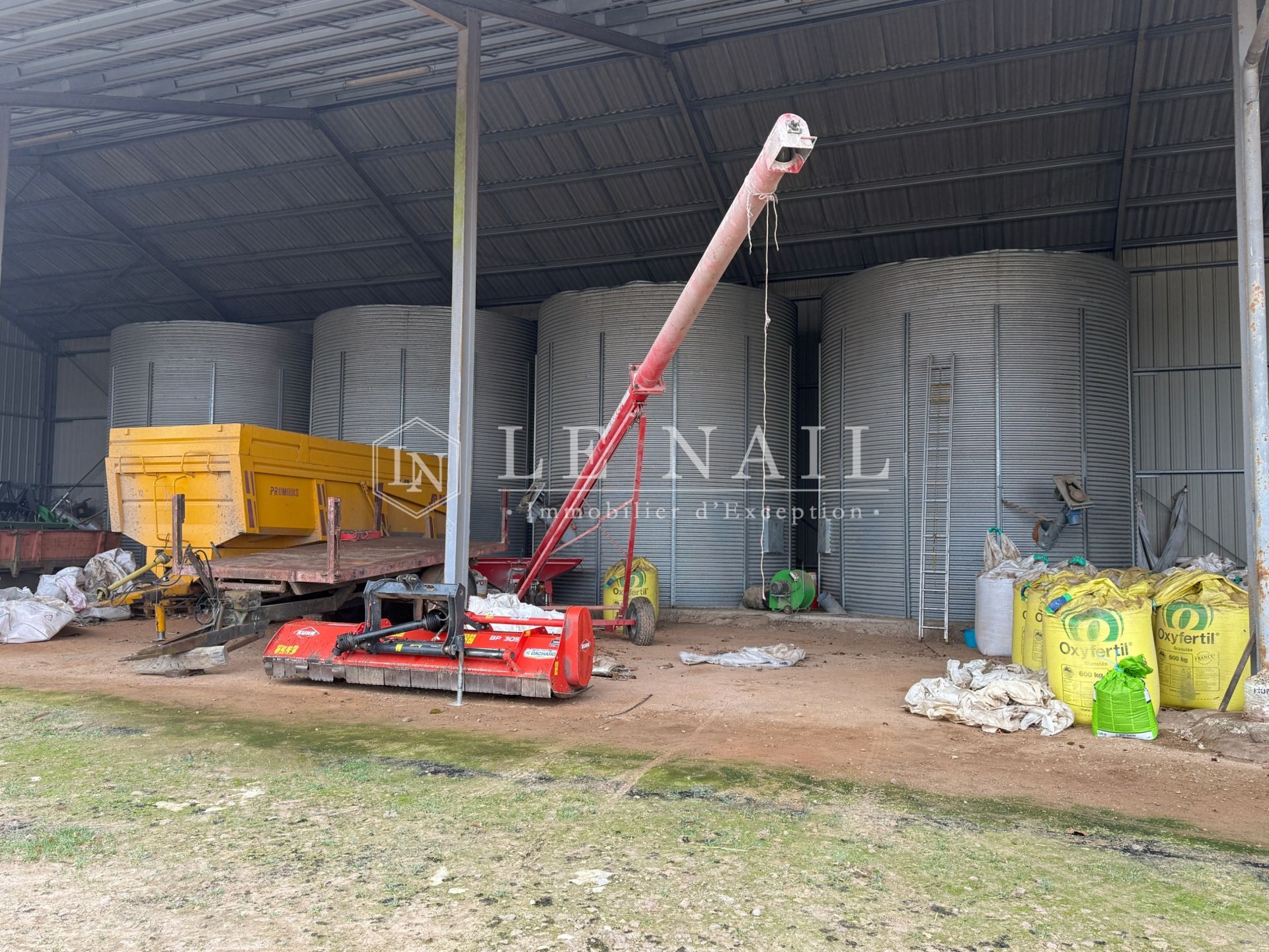 terrain agricole en vente à AINAY LE CHATEAU (03360)
