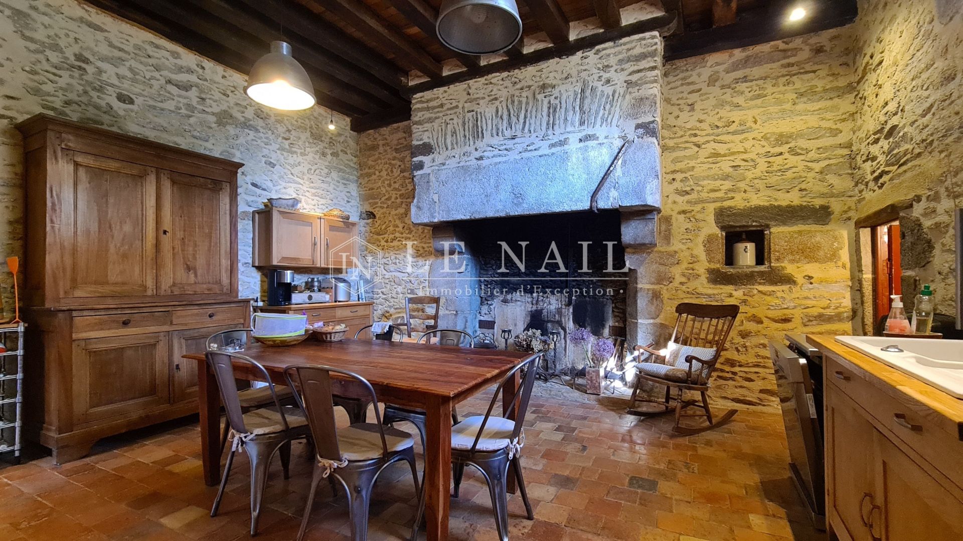 manoir 10 pièces en vente à SILLE LE GUILLAUME (72140)