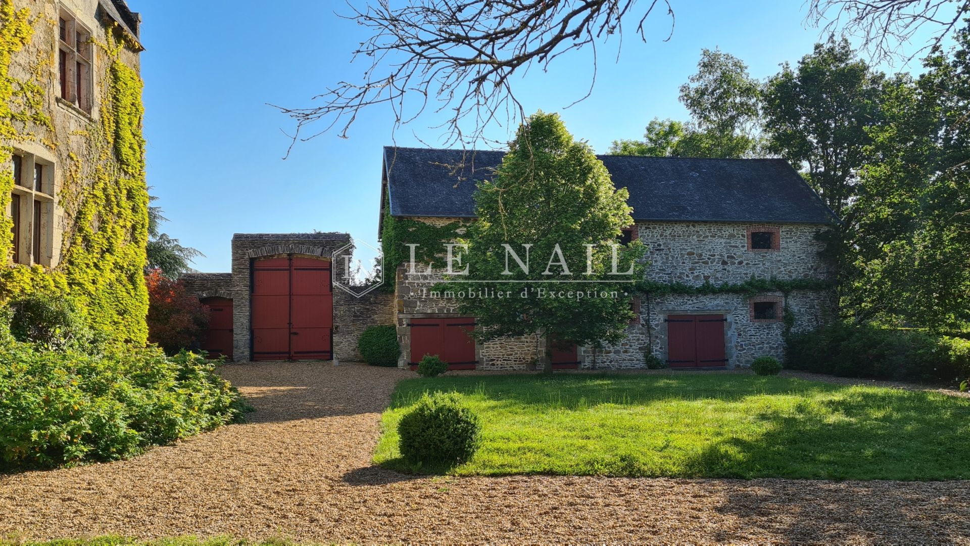 manoir 10 pièces en vente à SILLE LE GUILLAUME (72140)