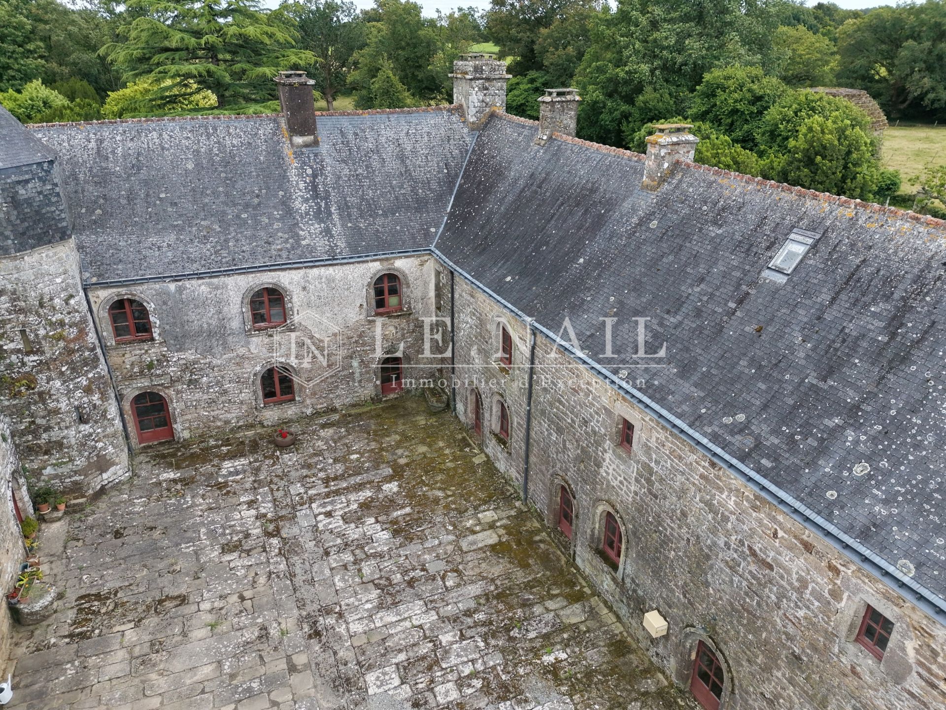 manoir 12 pièces en vente à MARZAN (56130)
