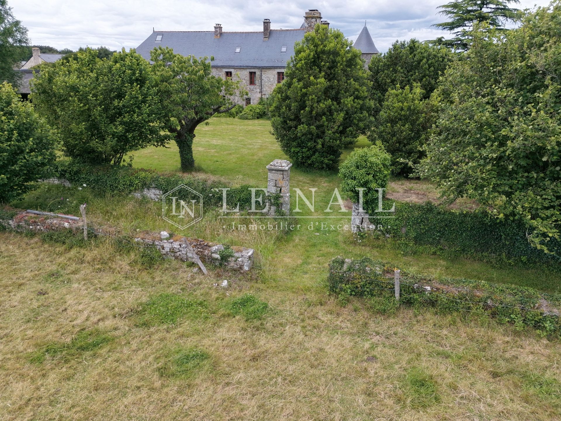 manoir 12 pièces en vente à MARZAN (56130)