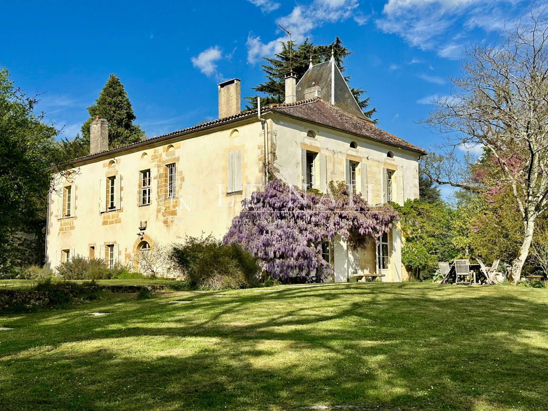 property 10 rooms for sale on BERGERAC (24100)
