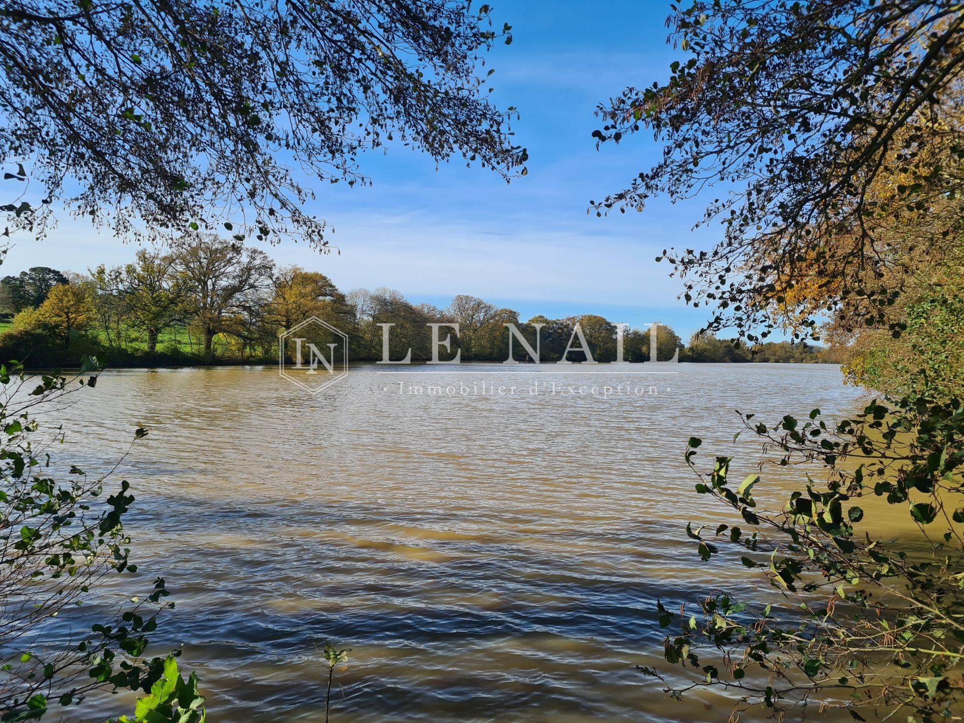 pond for sale on CRAON (53400)