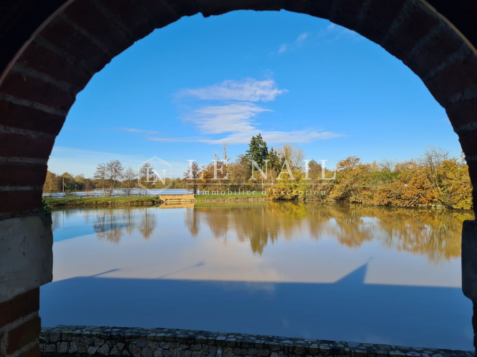pond for sale on CRAON (53400)