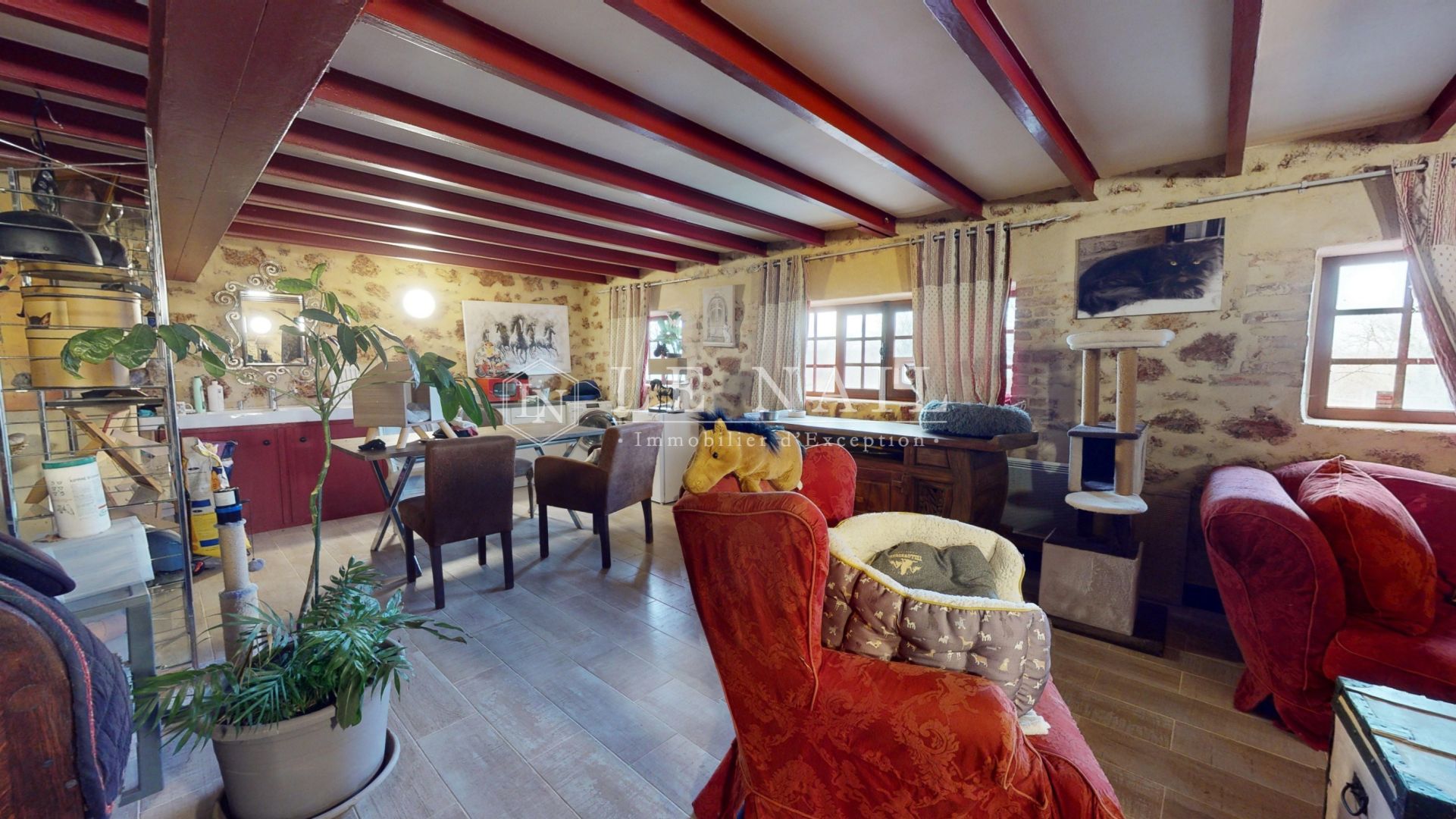 castle 5 rooms for sale on MONTLUCON (03100)