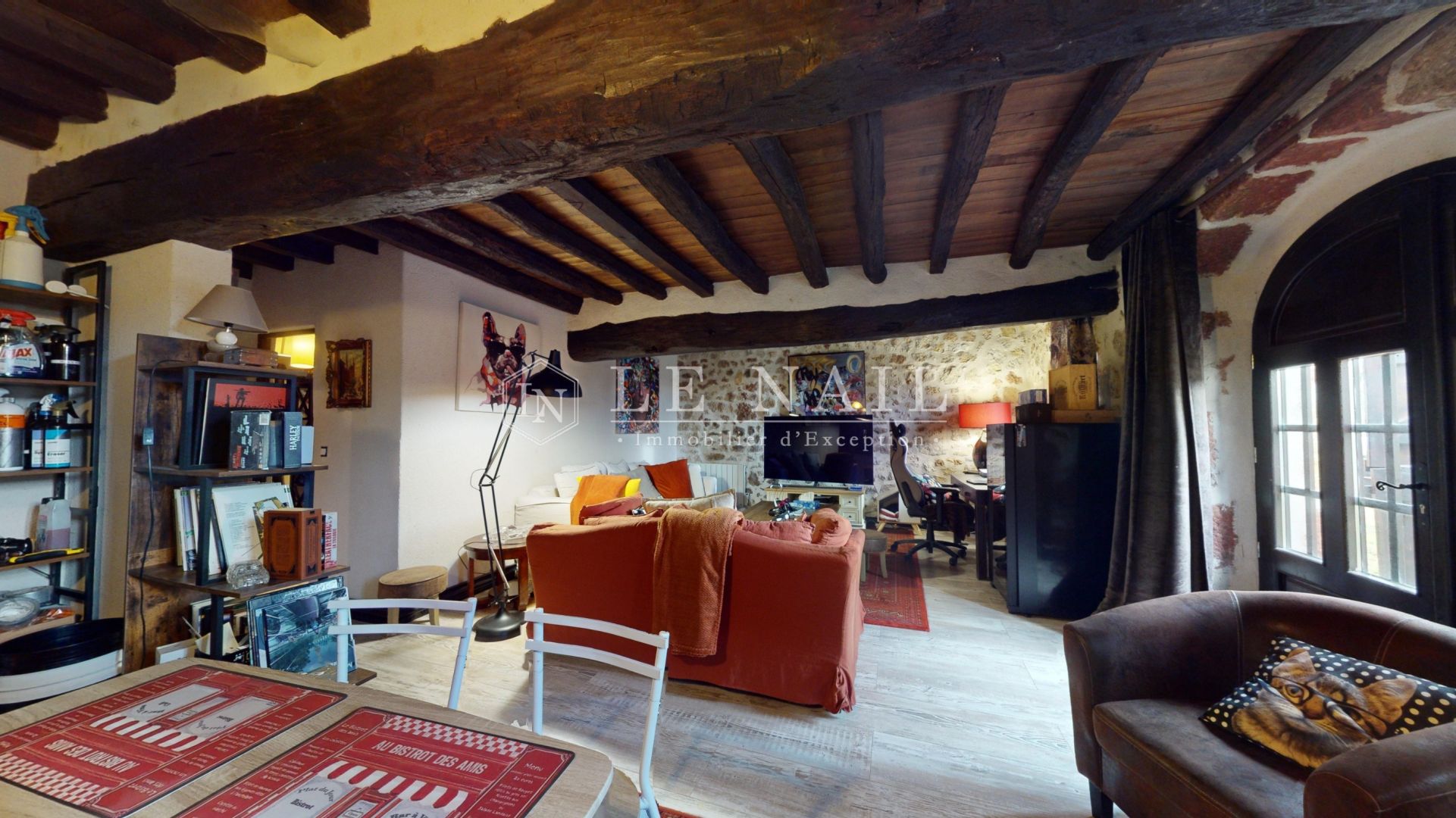 castle 5 rooms for sale on MONTLUCON (03100)