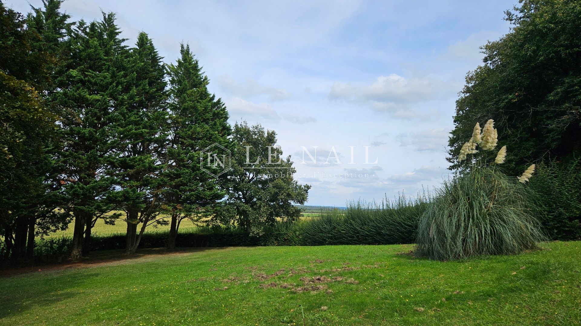 manor house 18 rooms for sale on LE MANS (72000)