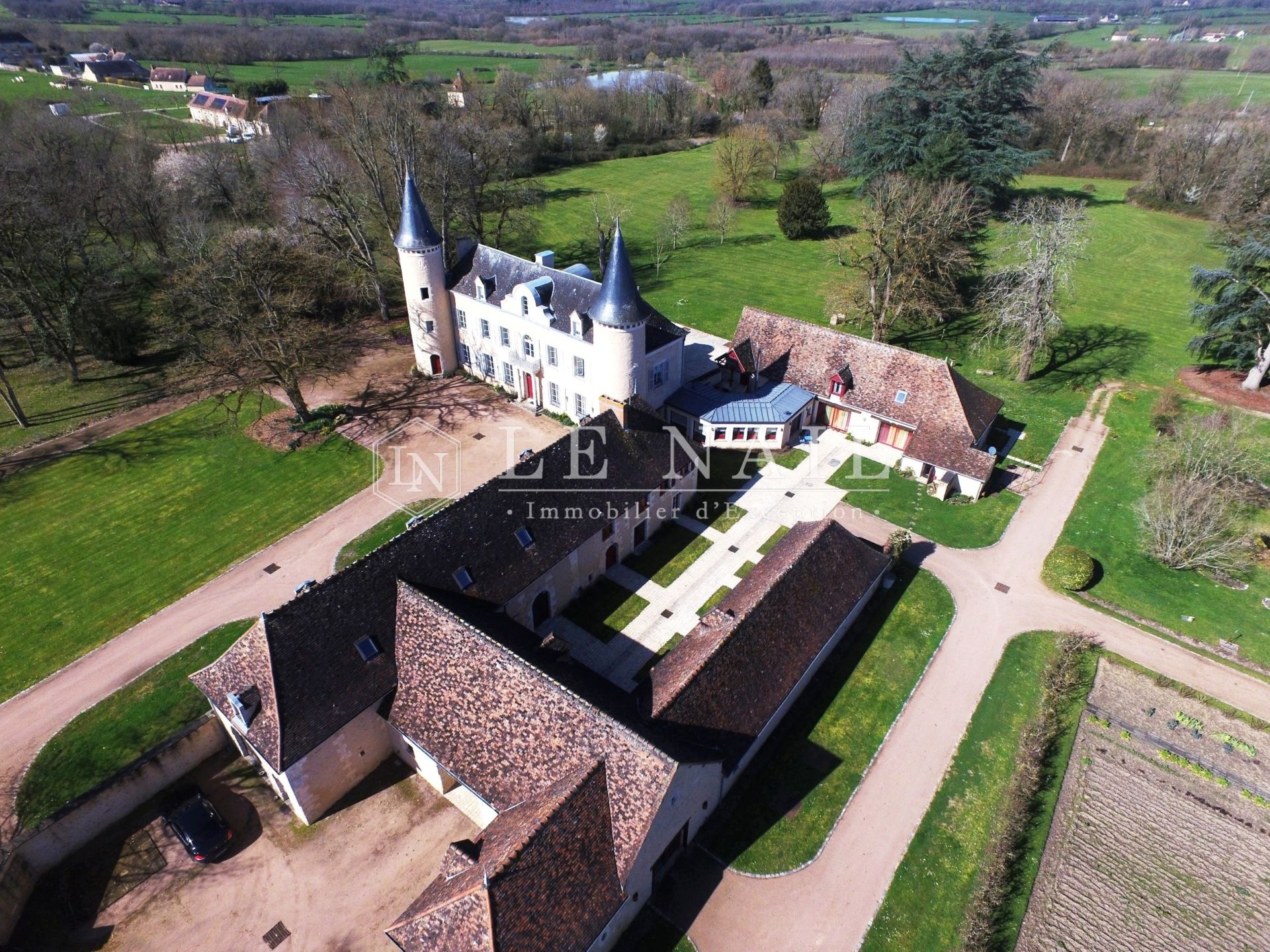 château 20 pièces en vente à LE BLANC (36300)