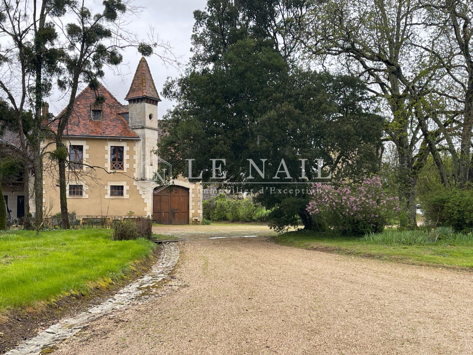 château 30 pièces en vente à CHATEAUROUX (36000)