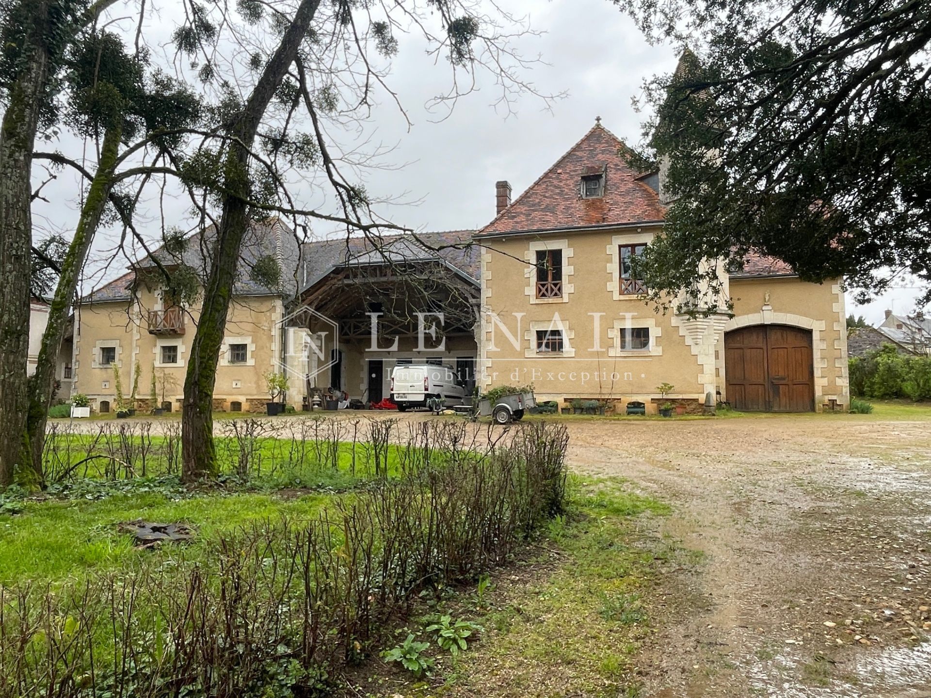château 30 pièces en vente à CHATEAUROUX (36000)