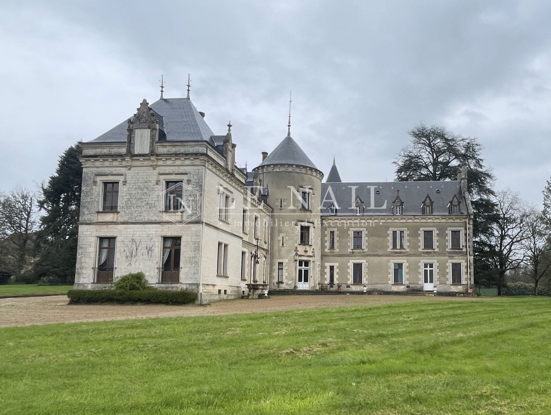 château 30 pièces en vente à CHATEAUROUX (36000)