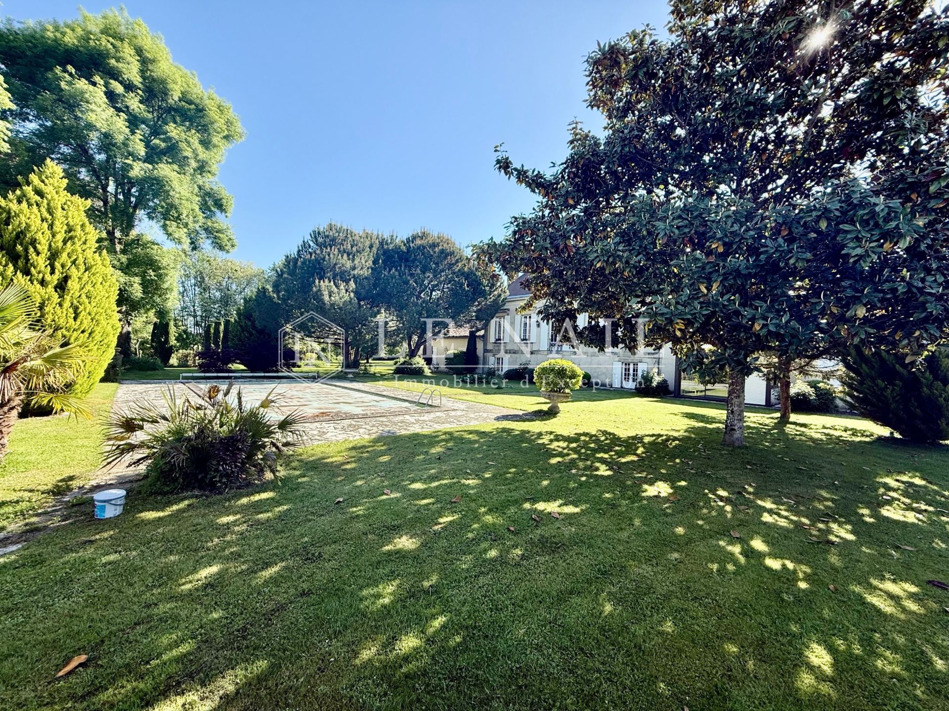 maison de maître 8 pièces en vente à BERGERAC (24100)