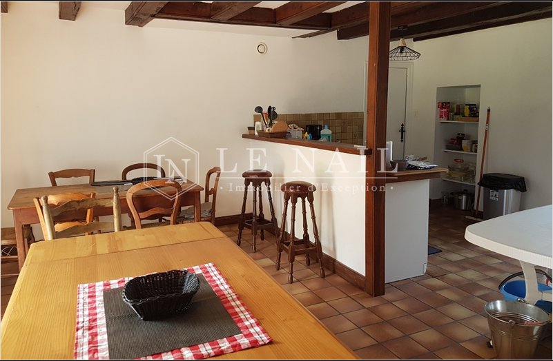 property 6 rooms for sale on BAZOGES EN PAREDS (85390)