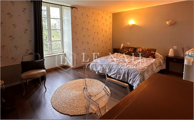 property 6 rooms for sale on BAZOGES EN PAREDS (85390)