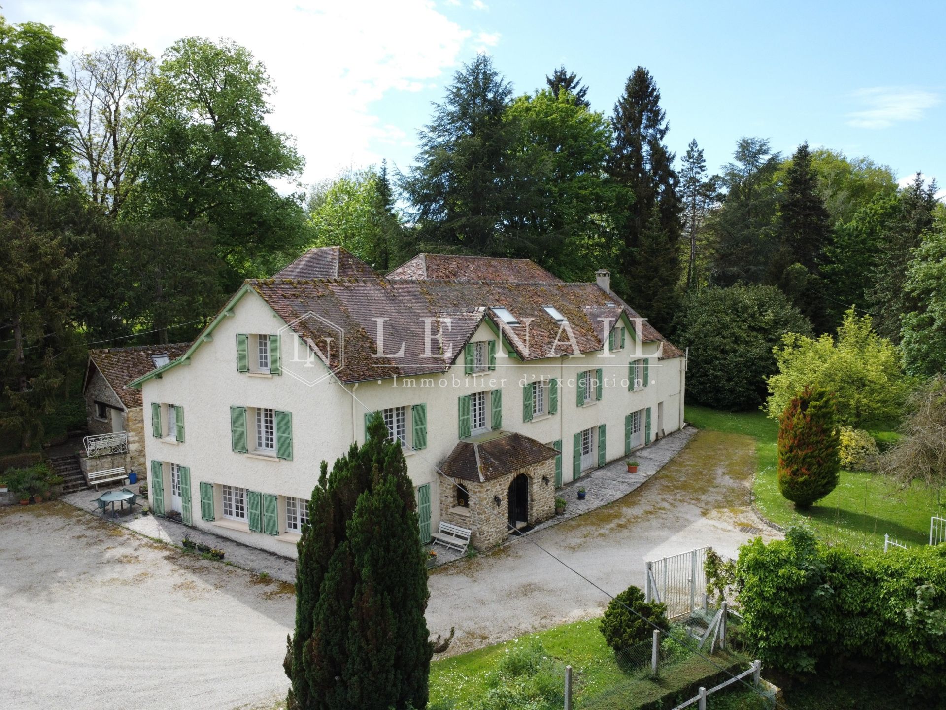 propriété 30 pièces en vente à COULOMMIERS (77120)