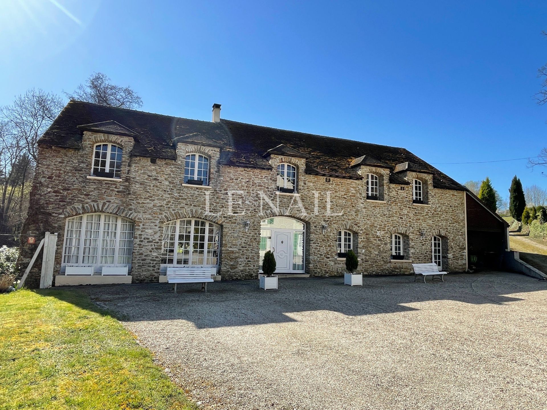 propriété 30 pièces en vente à COULOMMIERS (77120)