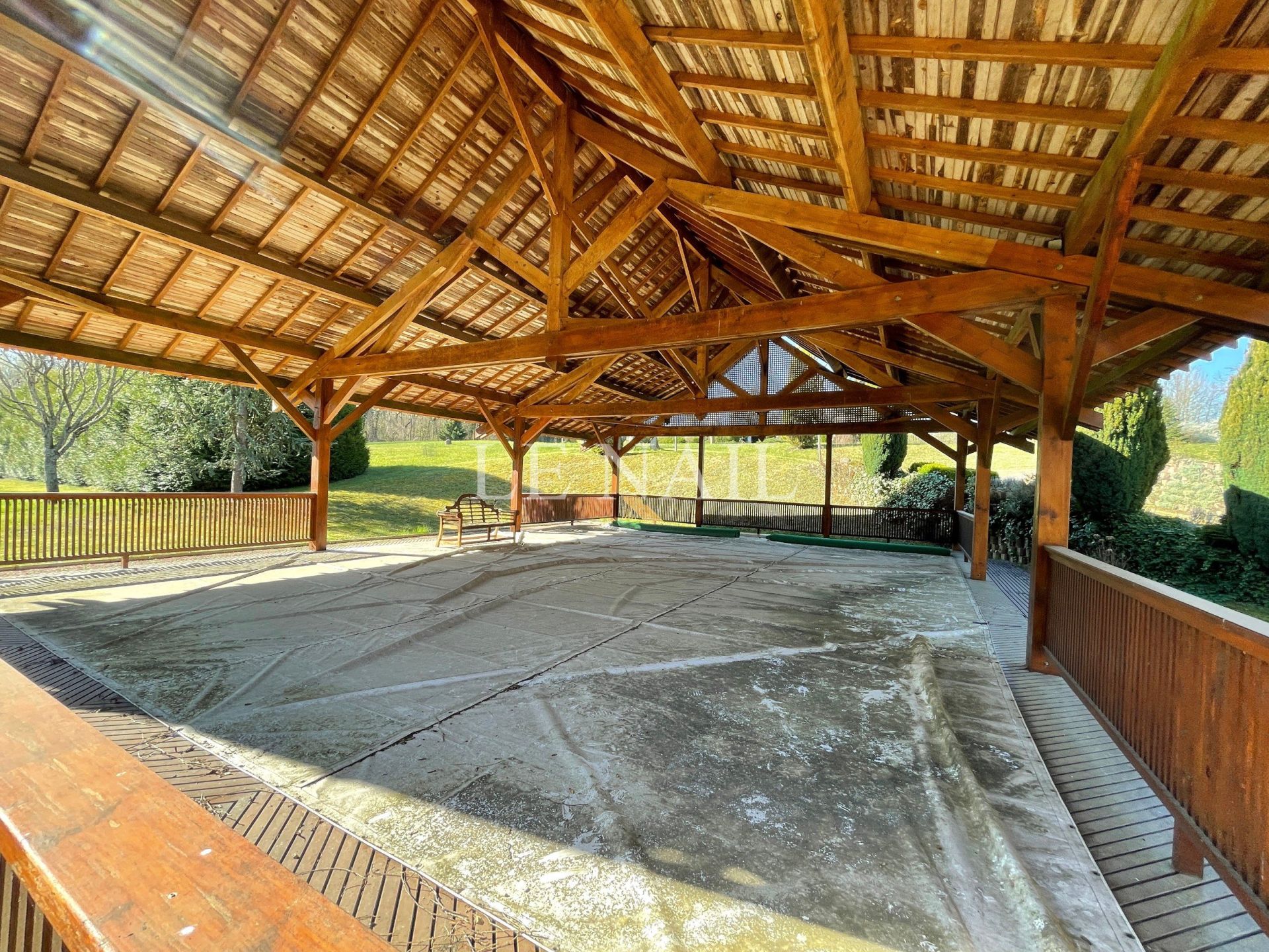 propriété 30 pièces en vente à COULOMMIERS (77120)