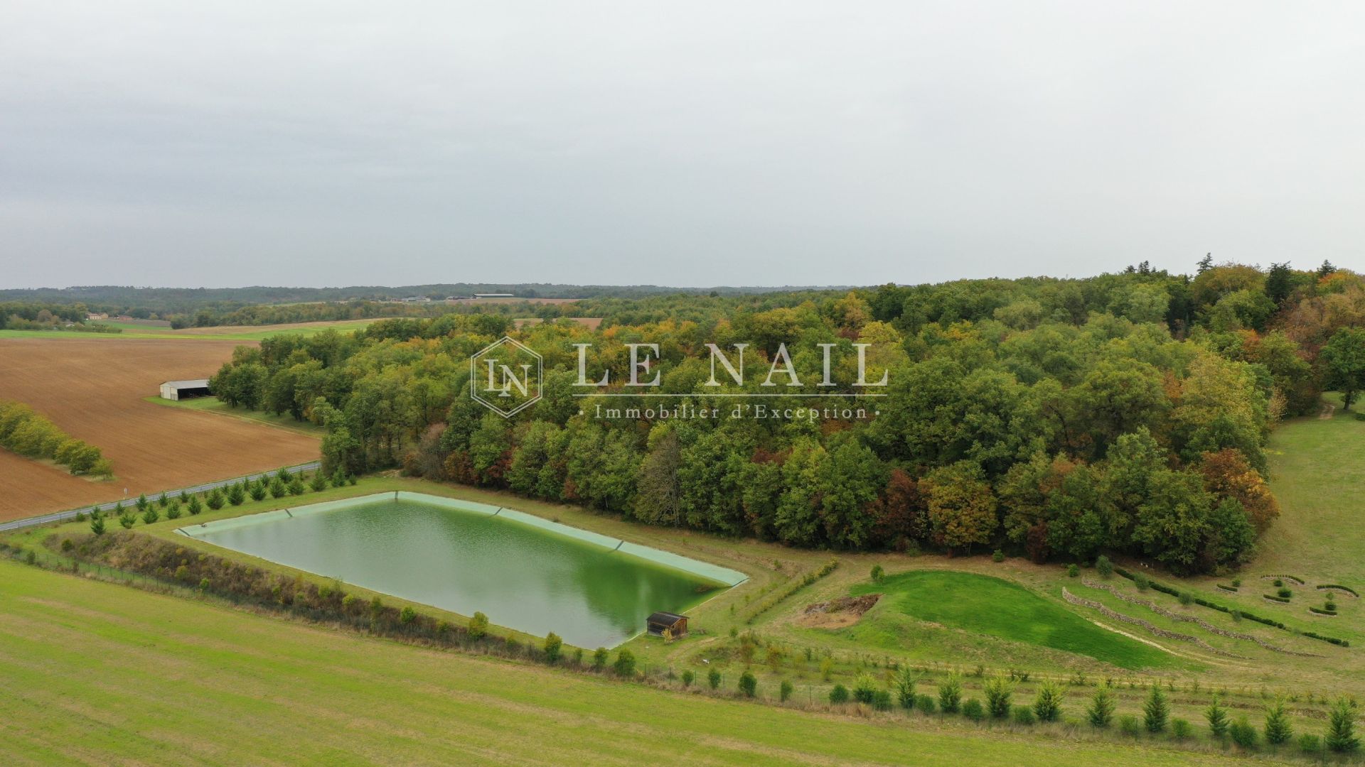 château 15 pièces en vente à PERIGUEUX (24000)