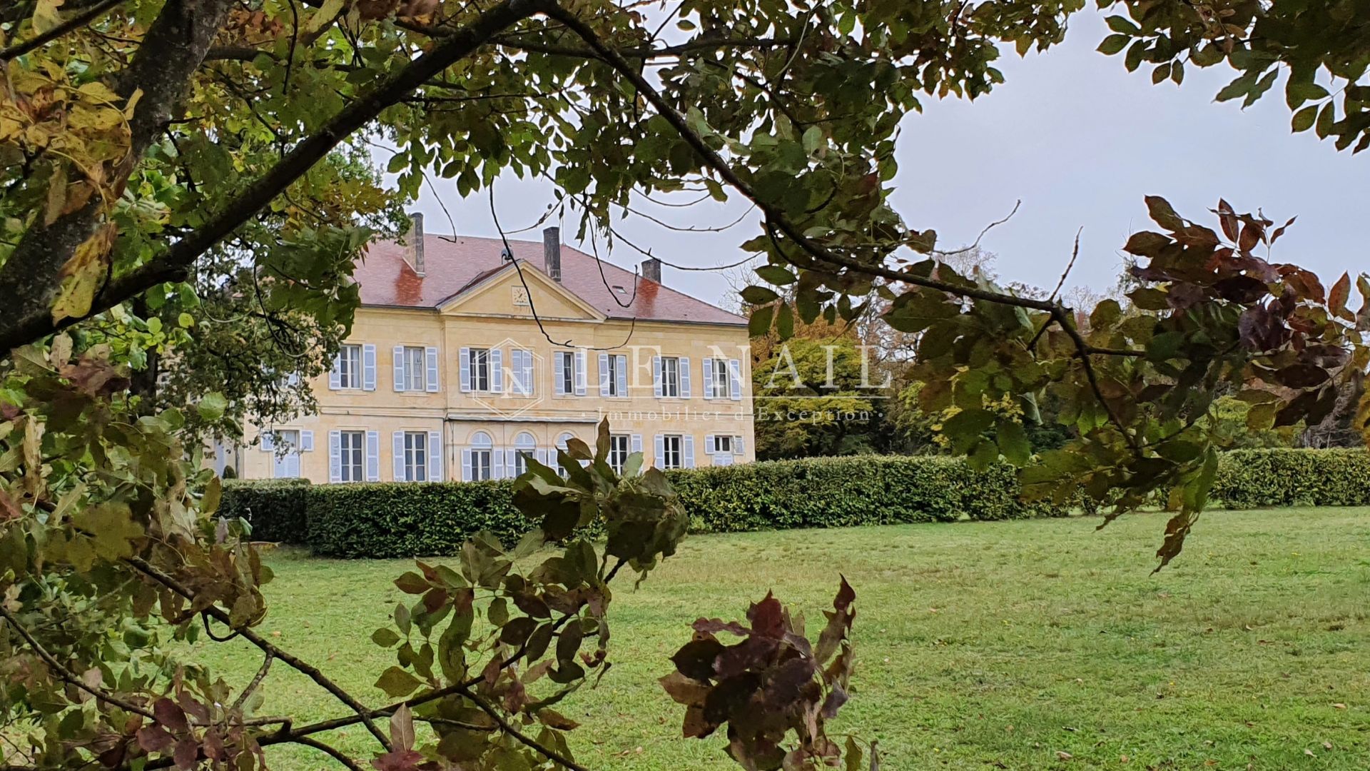 château 15 pièces en vente à PERIGUEUX (24000)