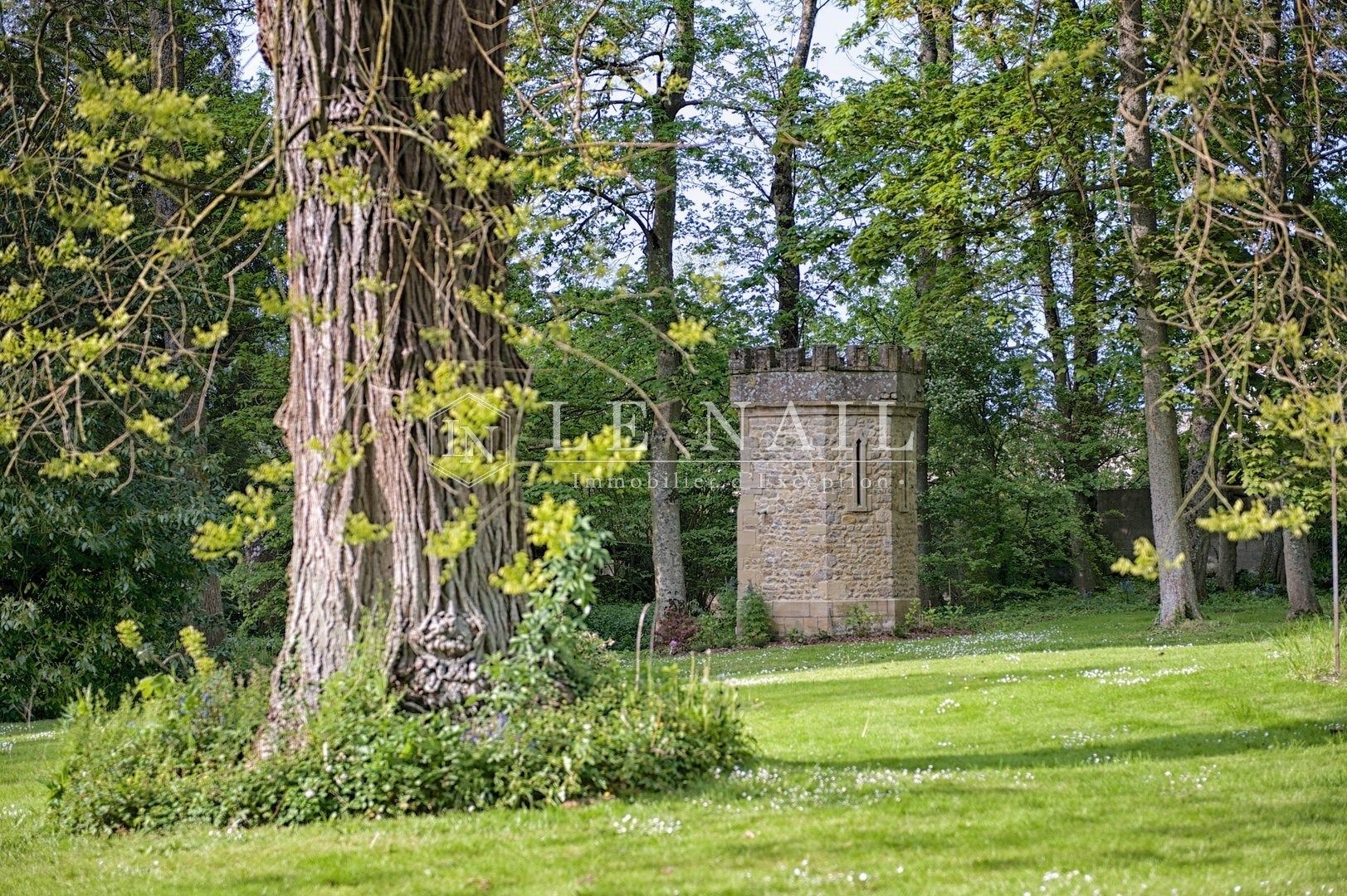 castle 14 rooms for sale on BAYEUX (14400)