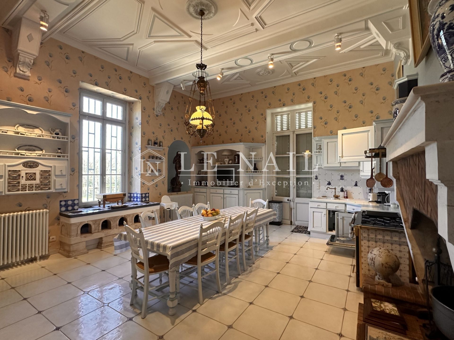 castle 13 rooms for sale on BOURNEZEAU (85480)