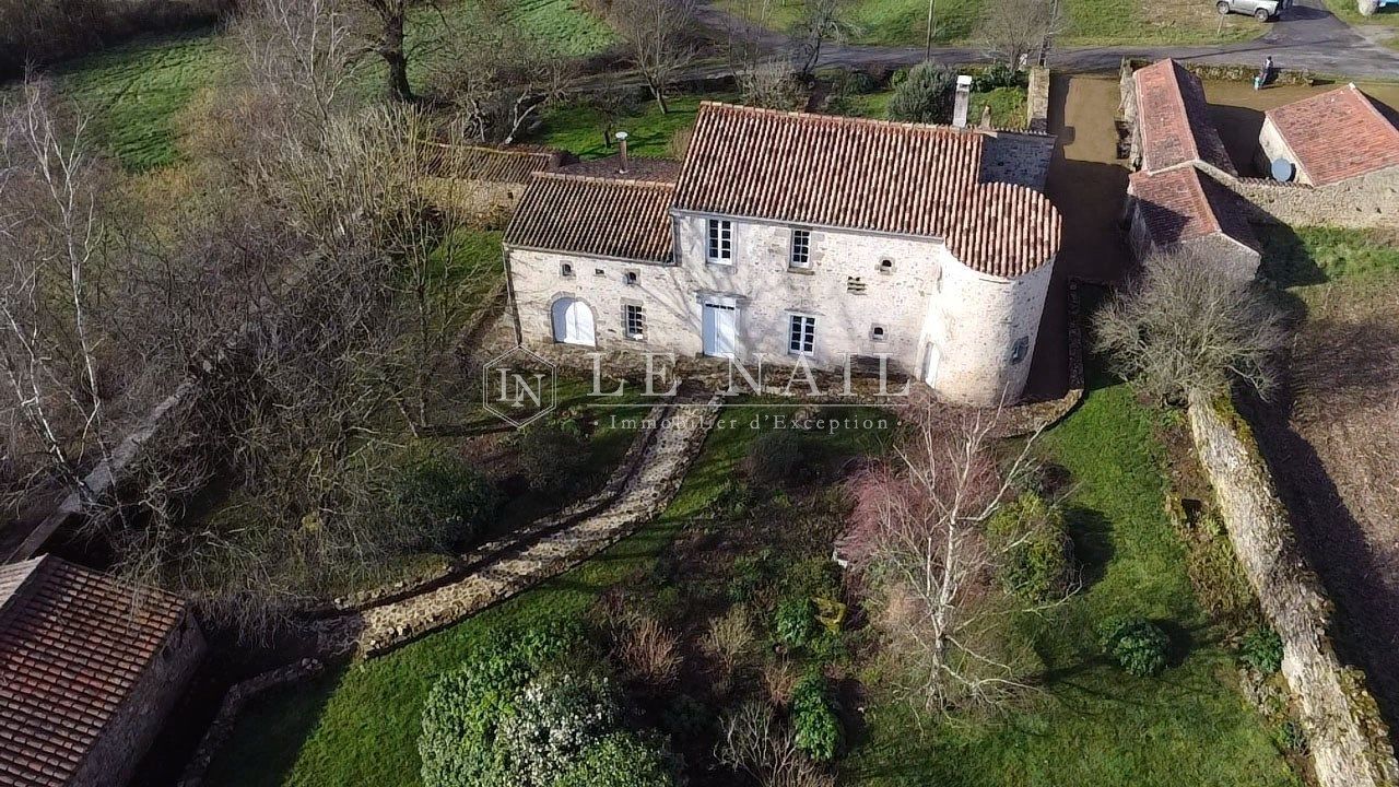 propriété 9 pièces en vente à MARSAIS STE RADEGONDE (85570)