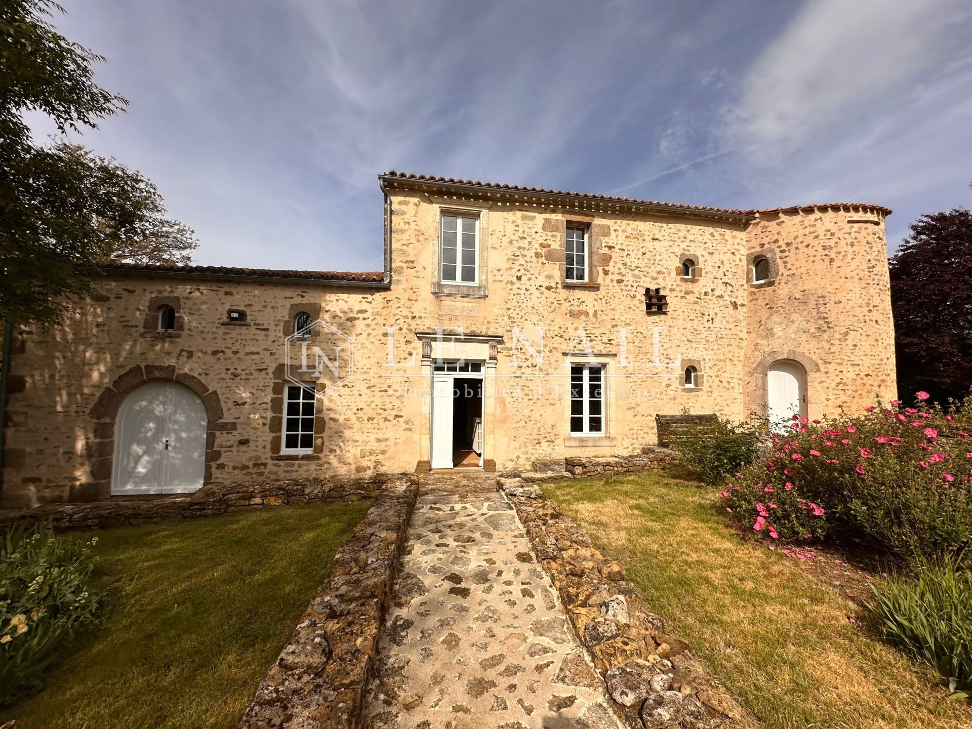 propriété 9 pièces en vente à MARSAIS STE RADEGONDE (85570)