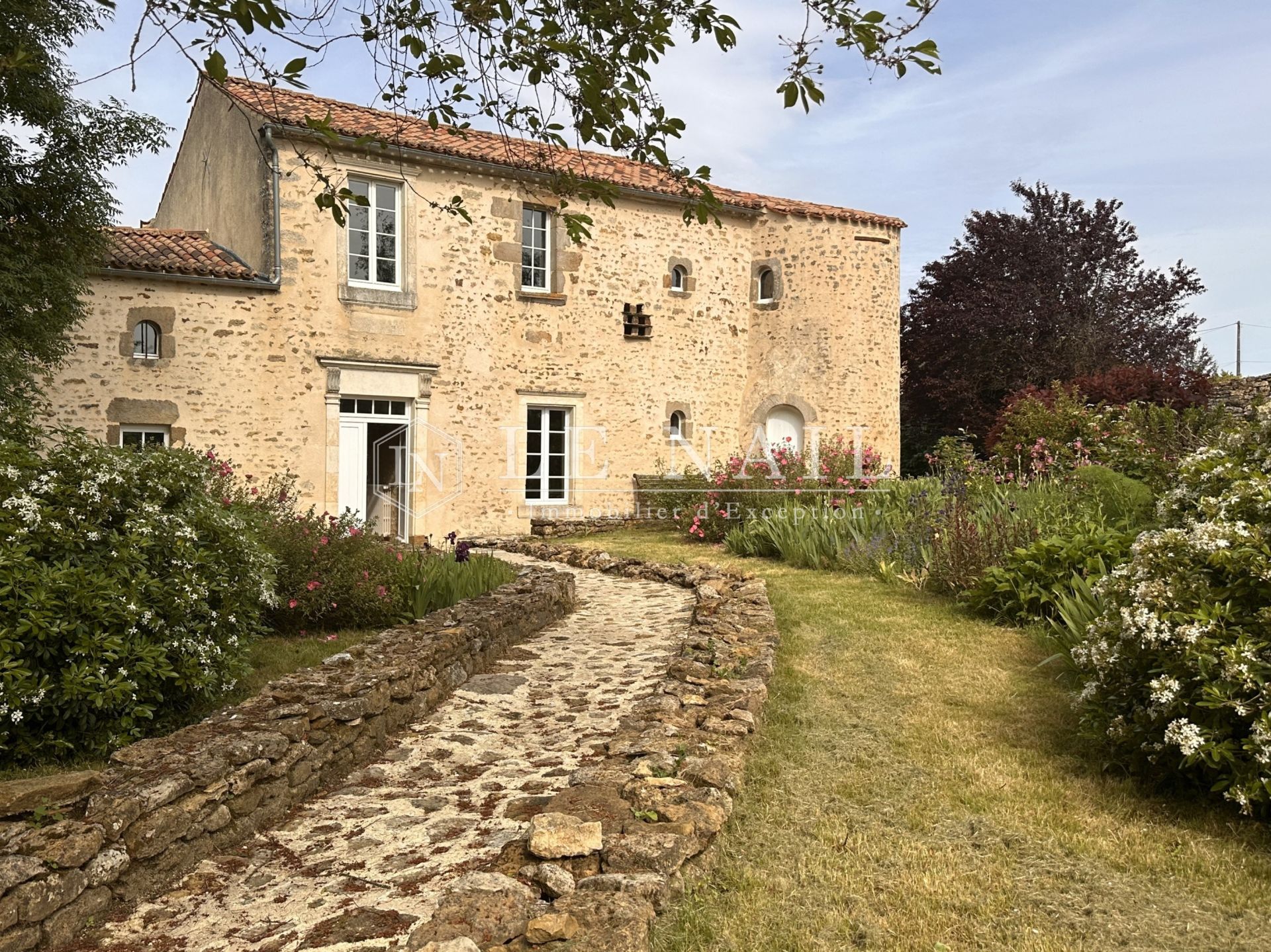 propriété 9 pièces en vente à MARSAIS STE RADEGONDE (85570)