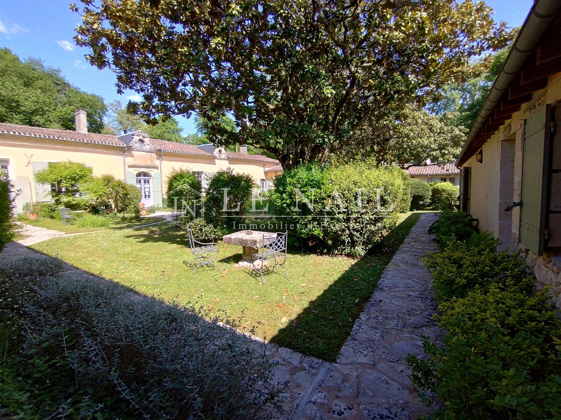 propriété 21 pièces en vente à BORDEAUX (33000)
