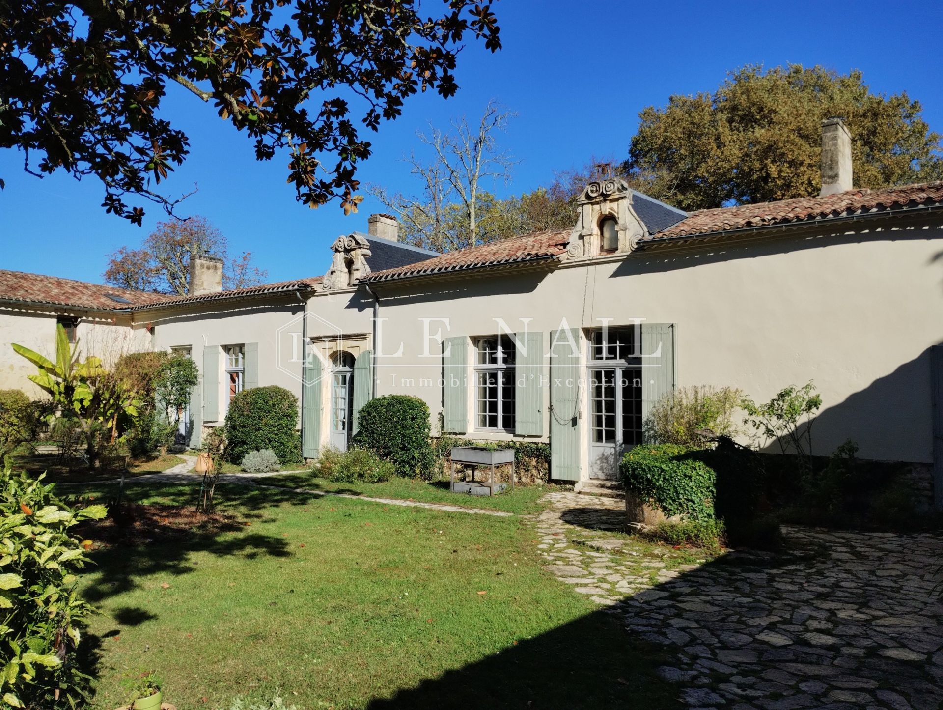 property 21 rooms for sale on BORDEAUX (33000)