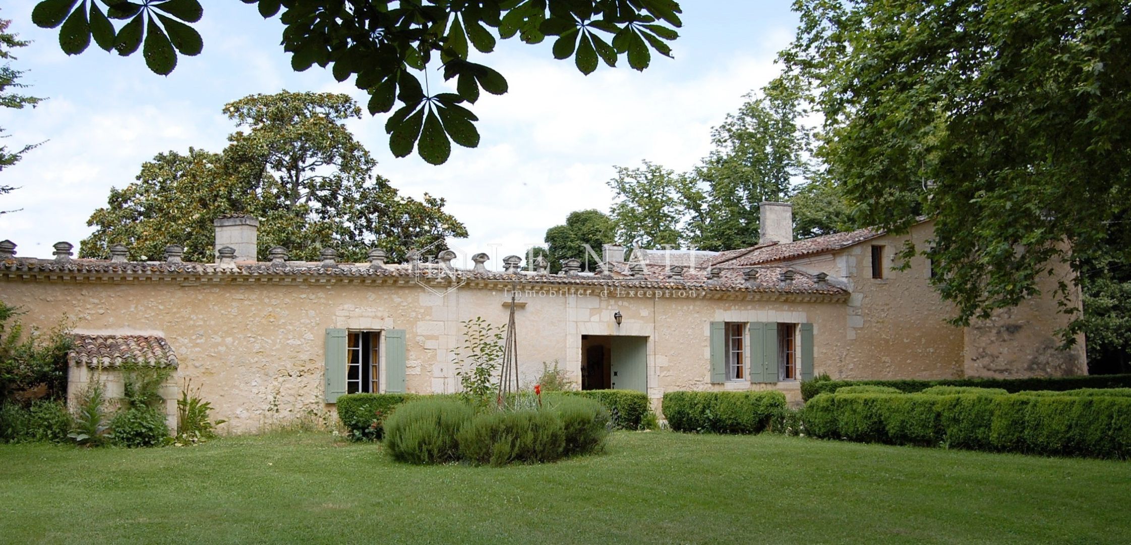 property 21 rooms for sale on BORDEAUX (33000)