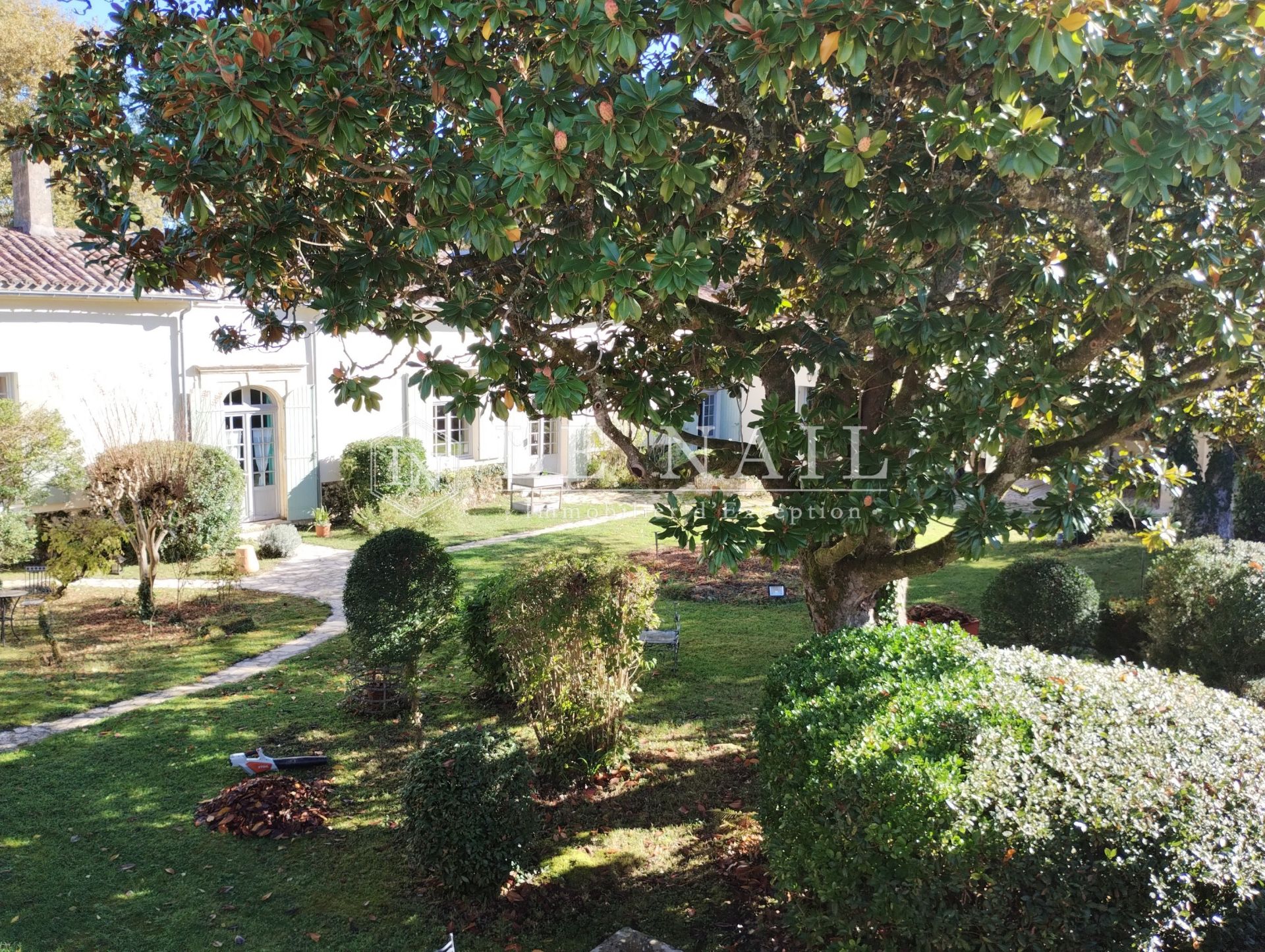 property 21 rooms for sale on BORDEAUX (33000)