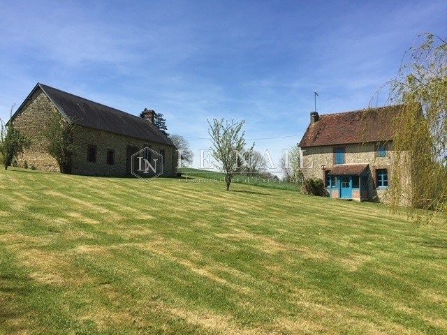 farm complex 11 rooms for sale on MOULINS LA MARCHE (61380)