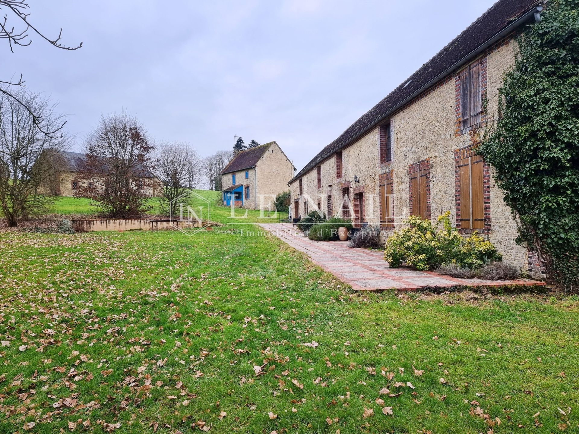 farm complex 11 rooms for sale on MOULINS LA MARCHE (61380)