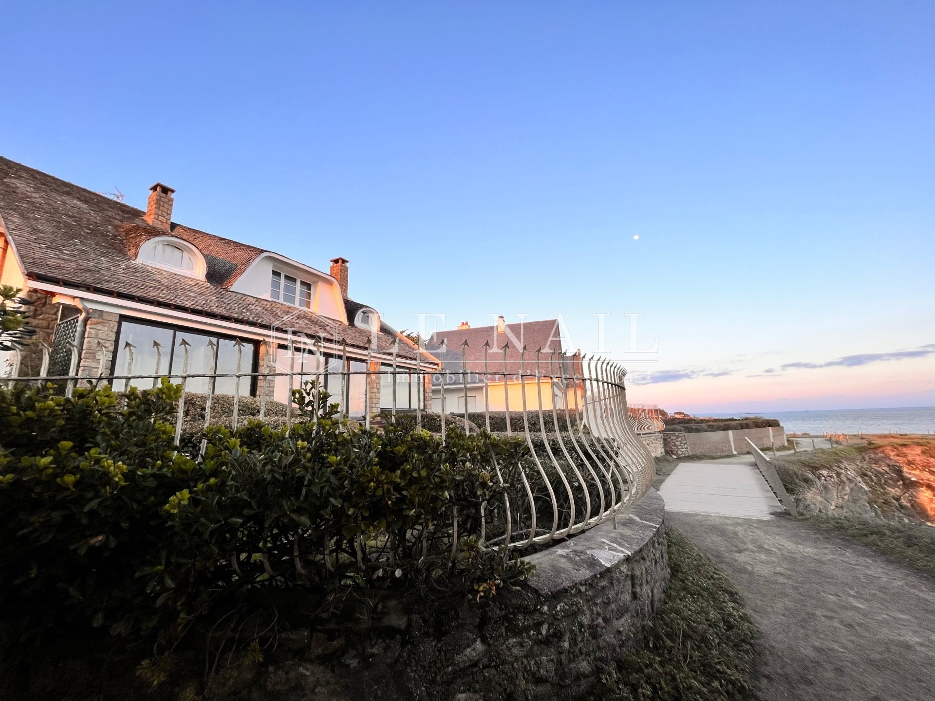 maison 10 pièces en vente à LE POULIGUEN (44510)