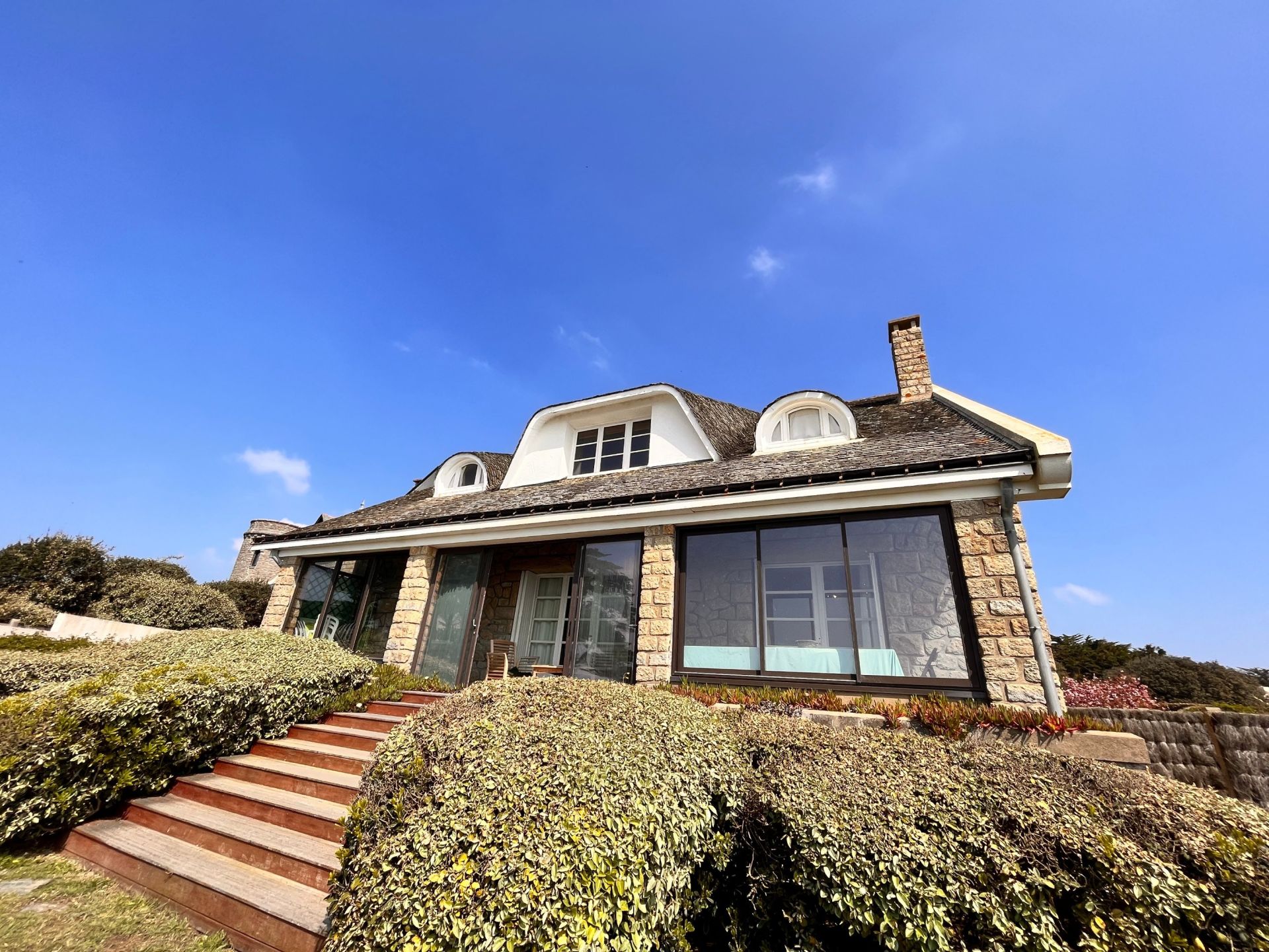 maison 10 pièces en vente à LE POULIGUEN (44510)