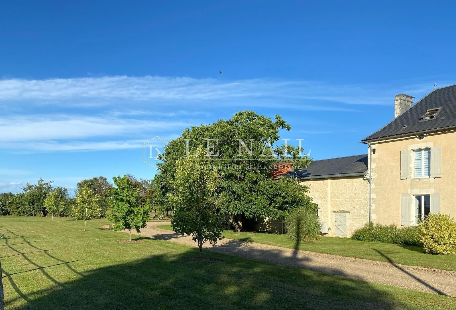 maison de maître 9 pièces en vente à POITIERS (86000)