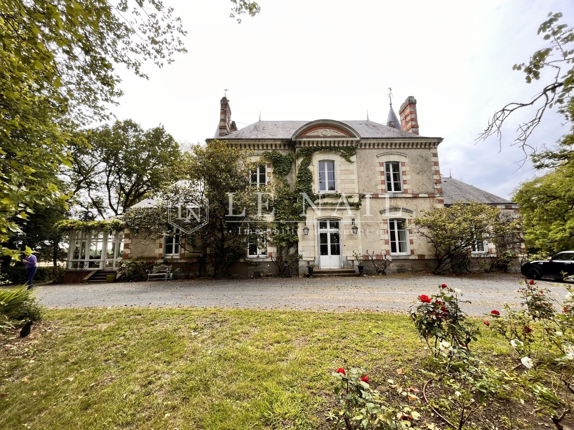 château 10 pièces en vente à BOIS DE CENE (85710)